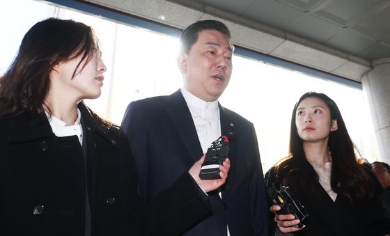 6차 소환조사 출석하는 김병기 의원