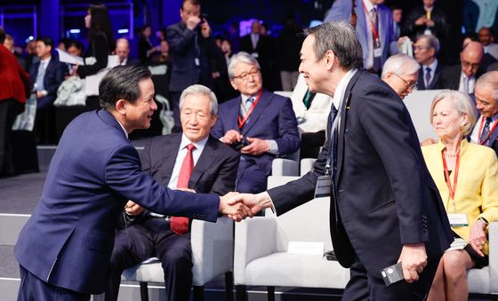 인사 나누는 주한 중국·일본 대사