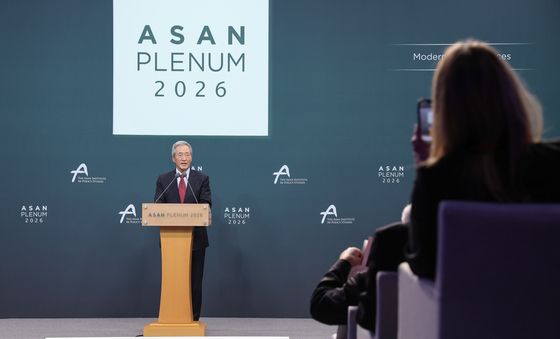 아산 플래넘 환영사하는 정몽준