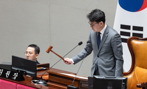 예결위 개의하는 진성준 위원장