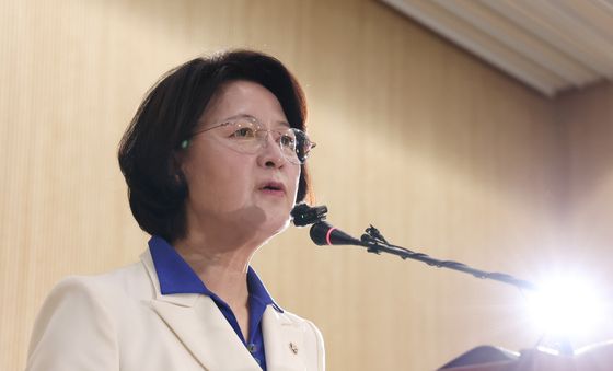 기자회견하는 추미애 민주당 경기지사 후보