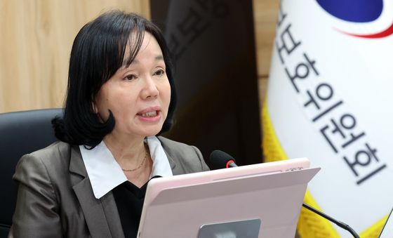 발언하는 송경희 위원장