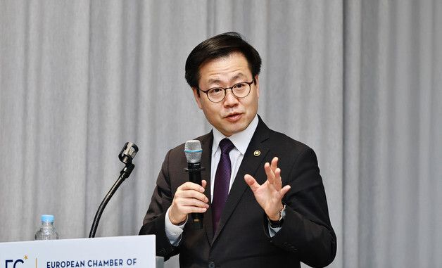 주한 유럽기업 간담회 주재하는 여한구 본부장