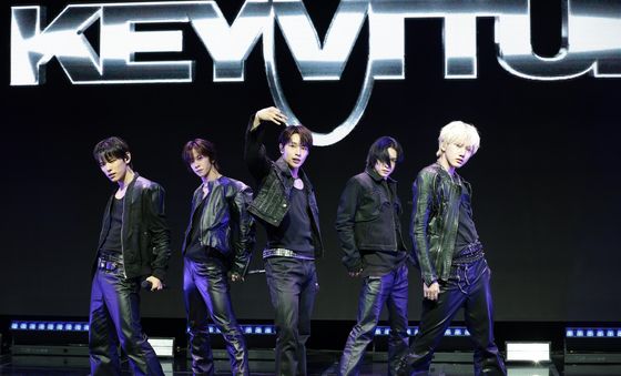 키빗업, 김재중의 아이들 핫 데뷔