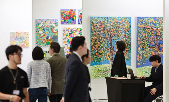 역대 최대 '화랑미술제' 개막…169개 화랑 참여