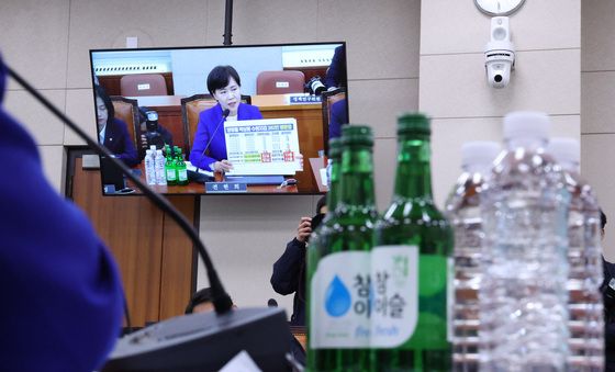 소주병 등장한 법제사법위원회