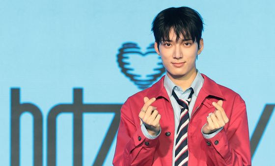 데뷔 하는 하츠웨이브 데인