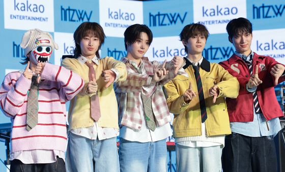 밴드 하츠웨이브 '더 퍼스트 웨이브'로 데뷔