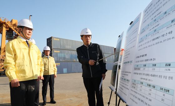 이재명 대통령, 화물운송·물류업계 현장 방문