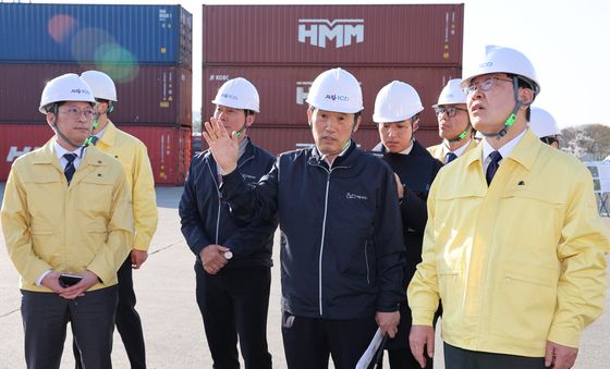 이재명 대통령, 화물운송·물류업계 현장 방문