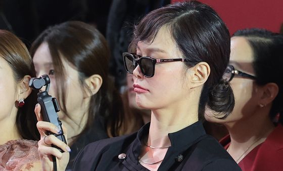 '악마는 프라다2' 레드카펫 행사장 찾은 톱모델 송경아