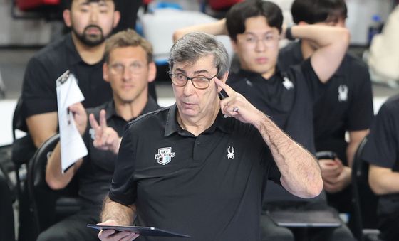 필립블랑 '잘봐 아웃이야'