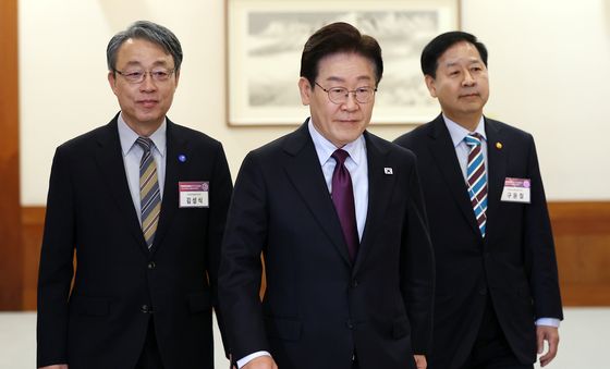 국민경제자문회의 참석하는 이재명 대통령