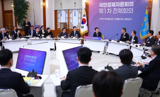 국민경제자문회의 주재하는 이재명 대통령