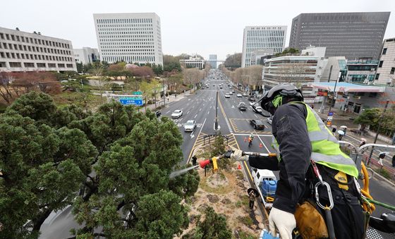 '구석구석 꼼꼼히'