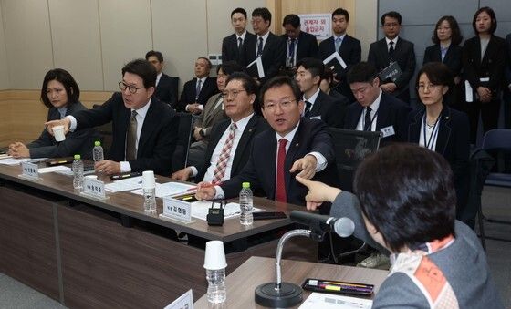 언쟁 오가는 조작기소 국조특위