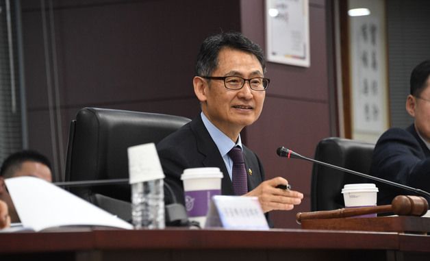 발언하는 허장 재경부 차관