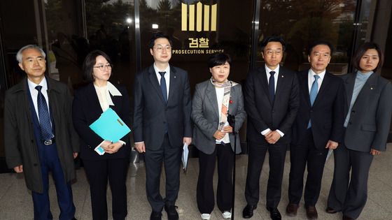 현장 조사 결과 밝히는 조작기소 국조특위