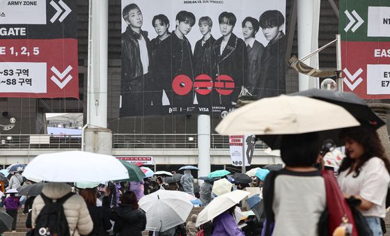 'K팝 최대 규모'⋯BTS 월드투어 시작
