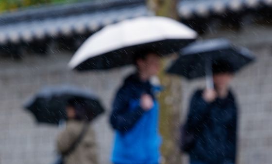 봄비 내리는 서울