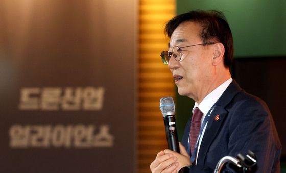 환영사하는 김윤덕 장관