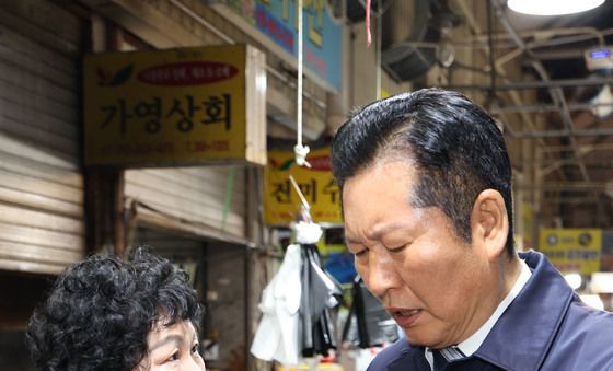 정청래 대표 '낙지 최고'