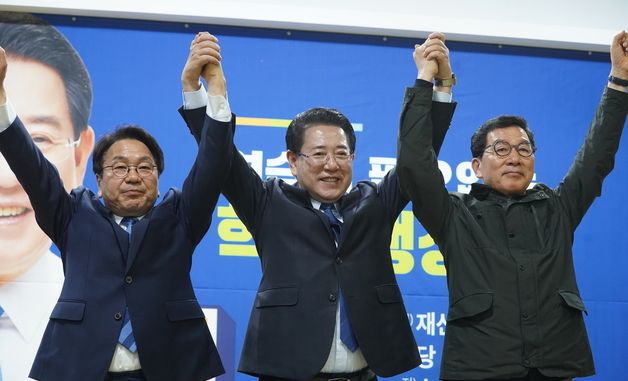 신정훈·강기정 손 맞잡은 김영록