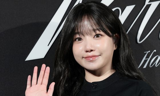 조유리, 미소 맑음