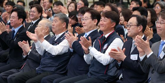 이재명 대통령, 양대노총과 첫 '노동절' 기념식