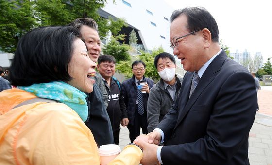 한국노총 노동절 기념대회 찾은 김부겸