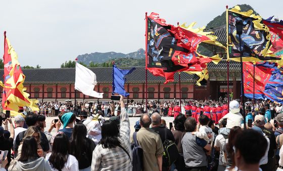 경복궁 인파 '가득'