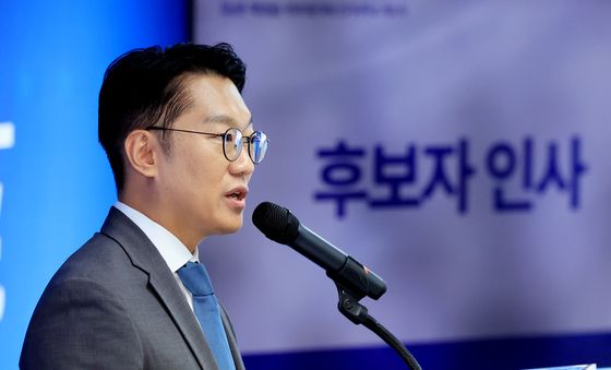 후보자 인사하는 김남준 계양을 후보