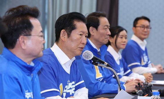 발언하는 정청래 대표