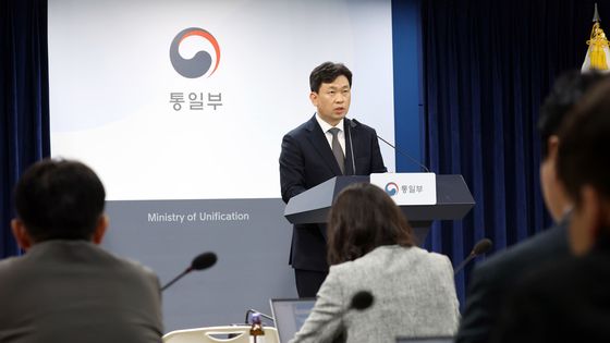 정례브리핑하는 윤민호 대변인