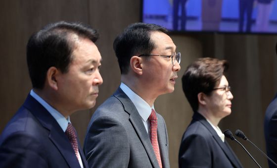 나무호 피격 정부 대응 기자회견하는 국민의힘 외통·국방위