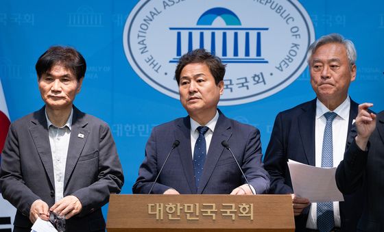 나무호 피격 관련 기자회견하는 민주당 외통위원들