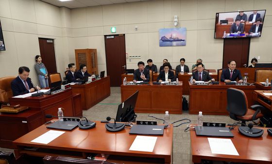 국민의힘 의원들만 참석한 국방위 전체회의