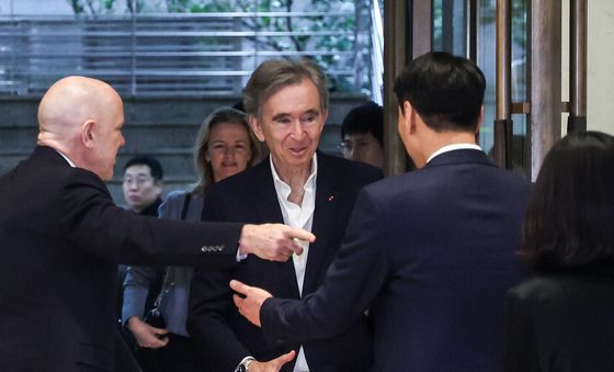 롯데백화점 방문한 베르나르 아르노 LVMH 회장