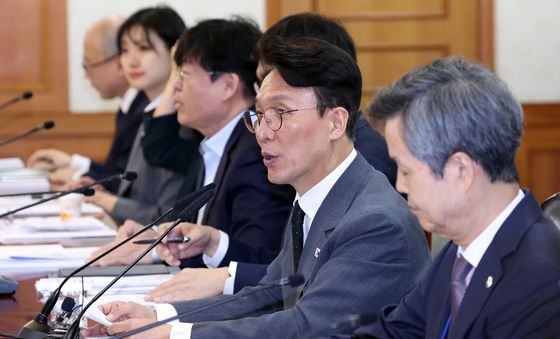 발언하는 김민석 총리