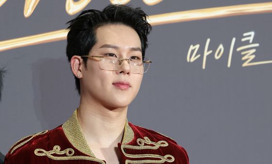'마이클' VIP 시사회 찾은 몬스터엑스 주헌