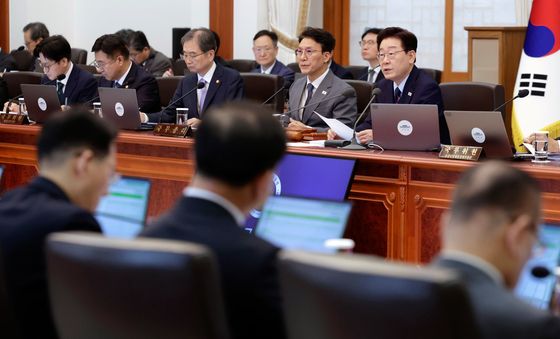 비상경제점검회의 겸 국무회의 발언하는 이재명 대통령