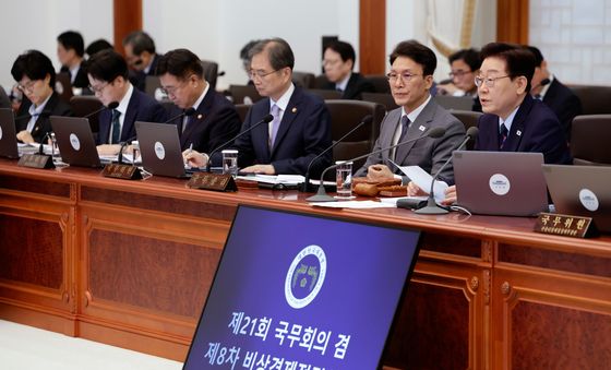 비상경제점검회의 겸 국무회의 발언하는 이재명 대통령