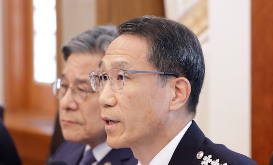발언하는 유재성 경찰청장 직무대행