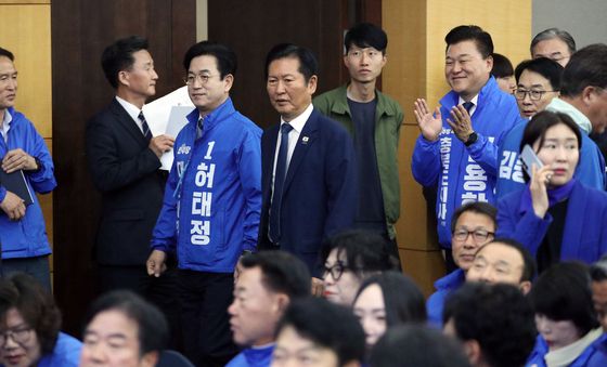 충청권 공천자대회 찾은 정청래 대표