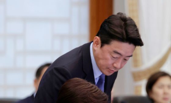 보고 받는 이재명 대통령