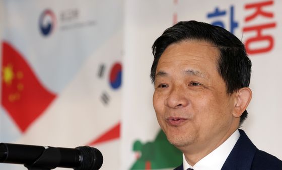 한중 청년 우호 축사하는 다이빙 대사