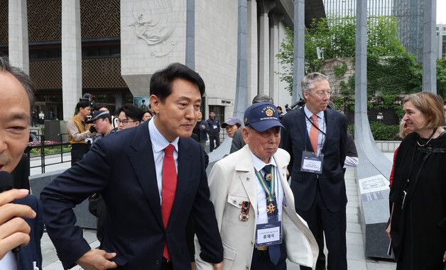 오세훈 서울시장 후보, '감사의 정원 준공식' 참석