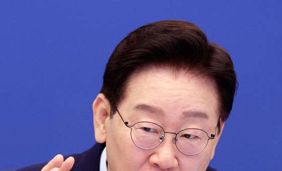 국무회의 발언하는 이재명 대통령