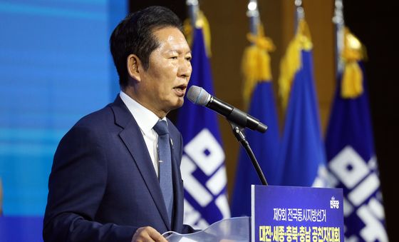 인사말하는 정청래 대표