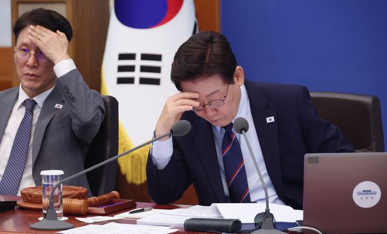 보고 청취하는 이재명 대통령
